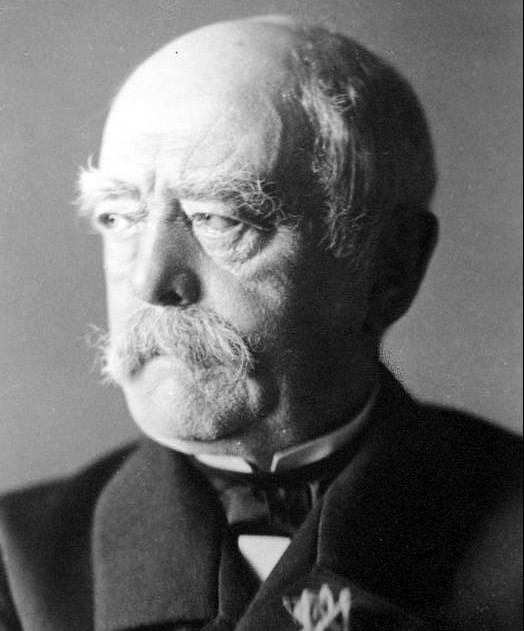 65세 이상을 노인으로 정한 것은 1889년 독일의 재상(宰相) 비스마르크(1815-1898)가 노령연금을 도입하며 수급 연령을 65세로 책정한 것을 기준으로 했기 때문이다.