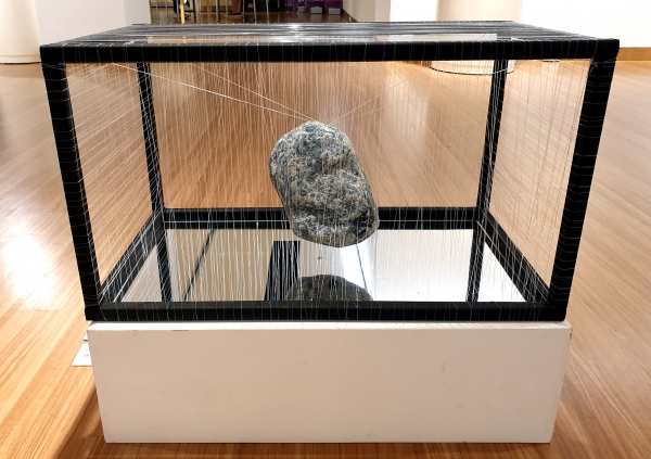The Existence: Kim Soon-hee, 60×34×34cm,   Reporter Kim Young-chang