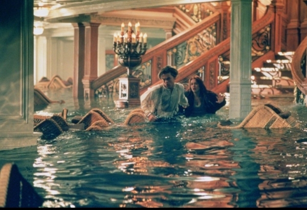 ‘타이타닉’은 남녀의 사랑 영화이기도 하지만 재난영화이다.