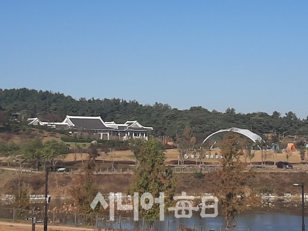 삼성현역사문화공원 전경. 이흥우 기자